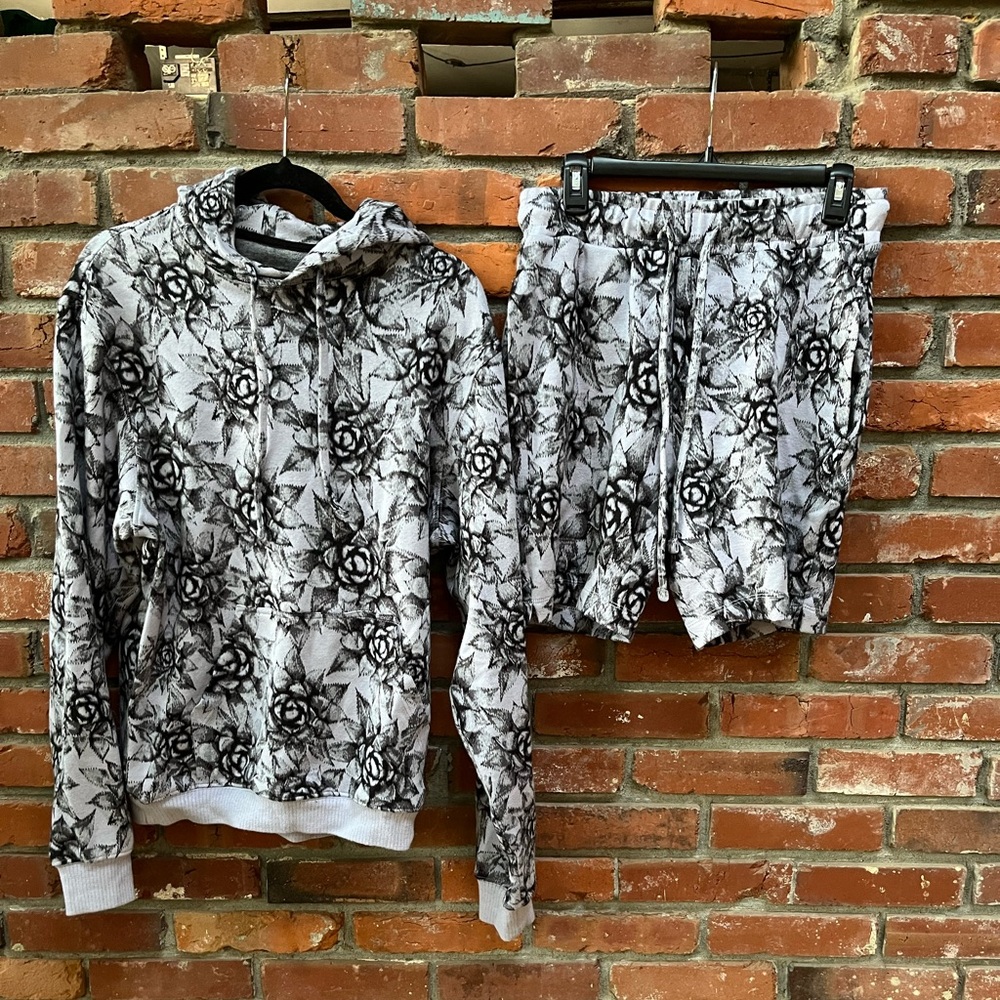 Twenty Montreal Hyper Reality Knit Agave Floral Hoodie and Shorts Set Size Small